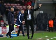 SUNDERLAND, ENGLAND - MARCH 18: Sean Dyche, Manager of Burnley gives his team instructions during the Premier League match between Sunderland and Burnley at Stadium of Light on March 18, 2017 in Sunderland, England.  (Photo by Nigel Roddis/Getty Images)